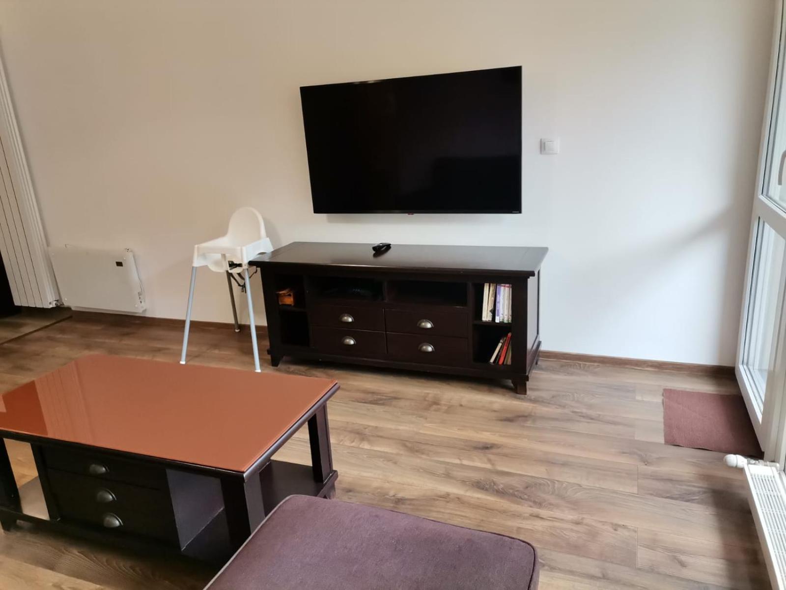 Apartment Amazing Brownie By Miro Sinaia